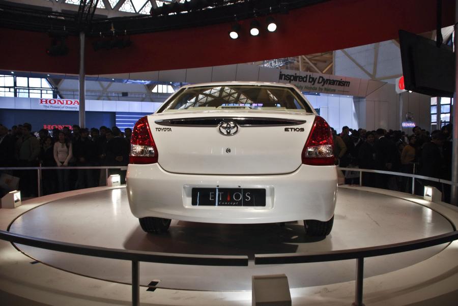  Toyota Etios Concept 2010 года  (фото 7 из 10)